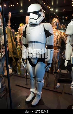 Costume original de Stormtrooper First Order de Star Wars - The Force Awakens Banque D'Images