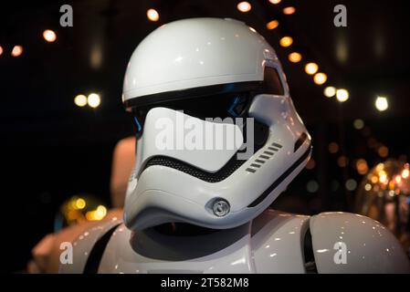 Costume original de Stormtrooper First Order de Star Wars - The Force Awakens Banque D'Images