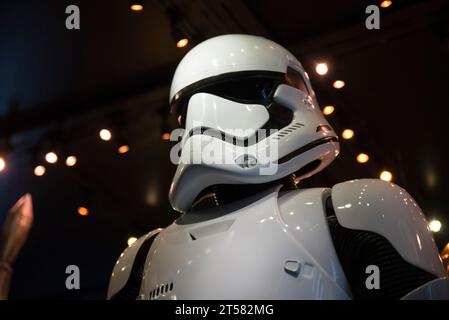 Costume original de Stormtrooper First Order de Star Wars - The Force Awakens Banque D'Images