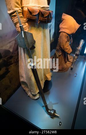 Costumes originaux de Tusken Raider et Jawa de Star Wars Banque D'Images