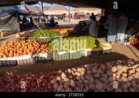 Place du marché à Taghjijt au Maroc Banque D'Images