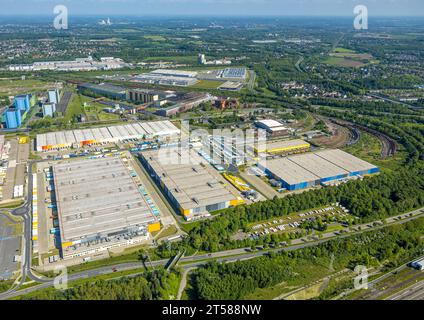 Vue aérienne, zone industrielle de Westfalenhütte, centre logistique, DB Schenker, Amazon, DECATHLON Logistik, DHL, Borsigplatz, Dortmund, région de la Ruhr, Nord Banque D'Images