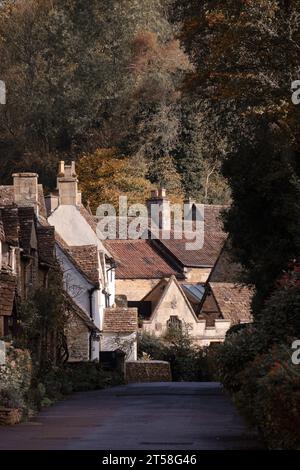 Automne au village de Castle Combe Banque D'Images