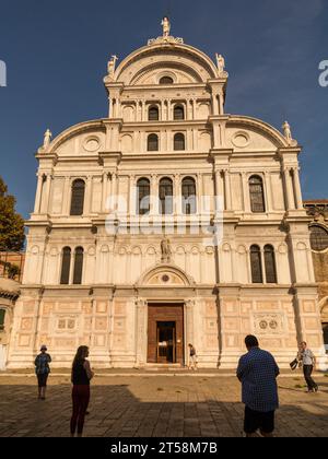 L'église de Chiesa di San Zaccaria est située dans le quartier Castello est de Venise en Italie. Construit entre 1444 et 1515, dans un style alliant Go Banque D'Images