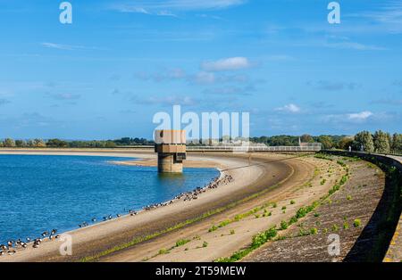 Château d'eau de soutirage, réservoir Arlington, site d'intérêt scientifique spécial et réserve naturelle gérée par South East Water Polegate, East Sussex Banque D'Images