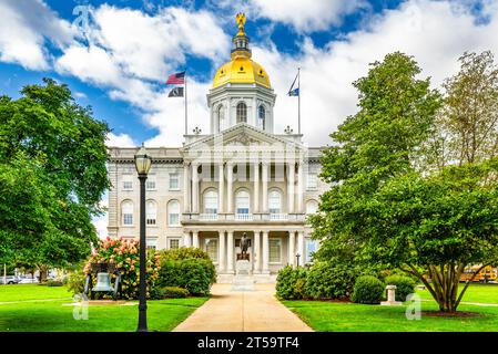 New Hampshire State House, à Concord, par un matin ensoleillé. Le capitole abrite la Cour générale du New Hampshire, le gouverneur et le Conseil exécutif. Banque D'Images