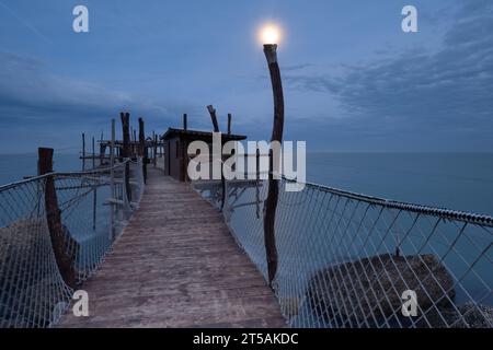 Trabocco Spezzacatena (Rocca San Giovanni) Banque D'Images