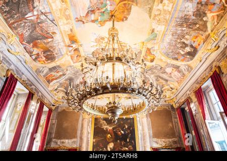 Gênes, Italie - 8 août 2023 : Palazzo Spinola - Spinola Palace intérieur de luxe antique Banque D'Images