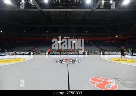 Belgrade, Serbie, 26 octobre 2023. Vue générale de la Stark Arena lors du match 2023/2024 Turkish Airlines Euroleague, Round 6 entre Partizan Mozzart Bet Belgrade et Crvena Zvezda Meridianbet Belgrade à la Stark Arena à Belgrade, Serbie. 26 octobre 2023. Crédit : Nikola Krstic/Alamy Banque D'Images