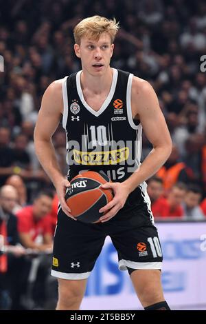 Belgrade, Serbie, 26 octobre 2023. Ognjen Jamaraz du Partizan Mozzart Bet Belgrade en action lors du match 2023/2024 Turkish Airlines Euroleague, Round 5 entre Partizan Mozzart Bet Belgrade et Crvena Zvezda Meridianbet Belgrade au Stark Arena de Belgrade, Serbie. 26 octobre 2023. Crédit : Nikola Krstic/Alamy Banque D'Images