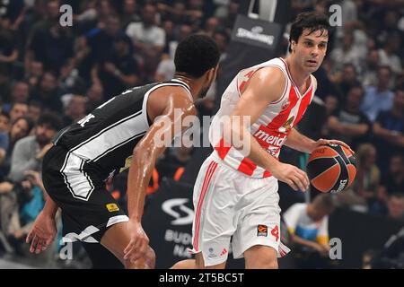 Belgrade, Serbie, 26 octobre 2023. Milos Teodosic de Crvena Zvezda Meridianbet Belgrade en action lors du match 2023/2024 Turkish Airlines Euroleague, Round 5 entre Partizan Mozzart Bet Belgrade et Crvena Zvezda Meridianbet Belgrade au Stark Arena de Belgrade, Serbie. 26 octobre 2023. Crédit : Nikola Krstic/Alamy Banque D'Images