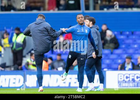 Birmingham le samedi 4 novembre 2023. Les joueurs de Birmingham City s'échauffent avant le match de championnat Sky Bet entre Birmingham City et Ipswich Town à St Andrews, Birmingham le samedi 4 novembre 2023. (Photo : Gustavo Pantano | MI News) crédit : MI News & Sport / Alamy Live News Banque D'Images