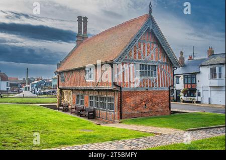 Ce bâtiment médiéval est de Moot Hall situé sur la promenade de la Suffolk Heritage Coast et la station balnéaire historique de Aldeburgh, Banque D'Images