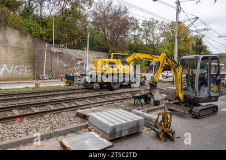 Gleisarbeiten der Stuttgarter Straßenbahnen AG, SSB. // 03.11.2023, Stuttgart, Baden-Württemberg, Deutschland, Europa *** travaux sur piste de Stuttgarter Straßenbahnen AG, SSB 03 11 2023, Stuttgart, Baden Württemberg, Allemagne, Europe Banque D'Images