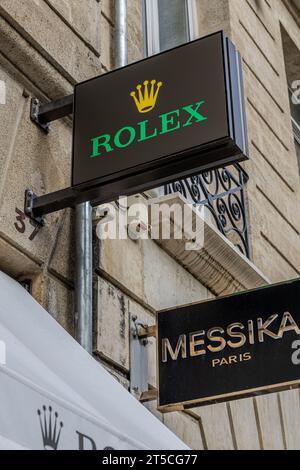 Rolex et Messika signent dans une rue de Bordeaux, Gironde, France Banque D'Images