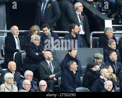 Newcastle upon Tyne, Royaume-Uni. 4 novembre 2023. Gareth Southgate, entraîneur anglais, surveille le match de Premier League à St. James' Park, Newcastle upon Tyne. Le crédit photo devrait être : Nigel Roddis/Sportimage crédit : Sportimage Ltd/Alamy Live News Banque D'Images