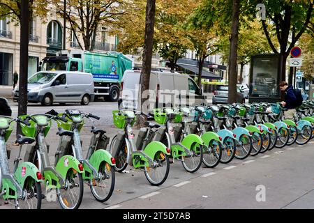 Vélos de service de partage de vélos Velib Métropole à Paris, France Banque D'Images