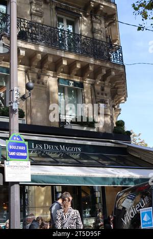 Café les deux Magots sur Bouldevard Saint Germain à Paris, France Banque D'Images