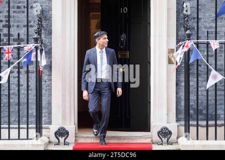 MccLi0004082 le Premier ministre britannique Rishi Sunak salue le président du Rwanda Paul Kagame à Downing Street. Photo prise le 4 mai 2023. © Belinda Banque D'Images