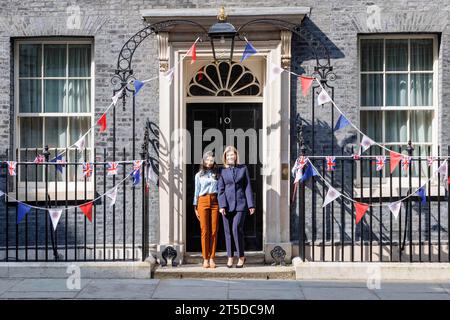 MccLi0004082 Mme Murty souhaite la bienvenue à la première Dame d'Ukraine, Olena Zelenska, à Downing Street. Photo prise le 4 mai 2023. © Belinda jiao jiao.bil Banque D'Images