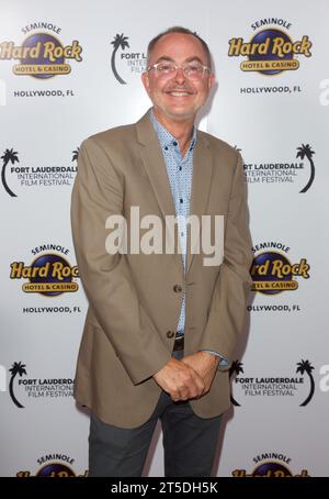 Miami (États-Unis d ' Amérique). 03 novembre 2023. HOLLYWOOD, FL-NOV 3 : Paul Bonesteel est vu lors de la soirée d'ouverture du film THE GOOD HALF au 38e Festival International du film de fort Lauderdale au Hard Rock Live Hollywood Florida le 3 novembre 2023 (photo par Alberto E. Tamargo/Sipa USA) crédit : SIPA USA/Alamy Live News Banque D'Images