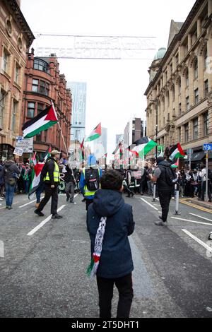 Manchester, Royaume-Uni. 04 novembre 2023. Libération de la Palestine et fin du conflit de Gaza manifestation, Manchester 4 novembre 2023 crédit : Rachel Parsley/Alamy Live News Banque D'Images