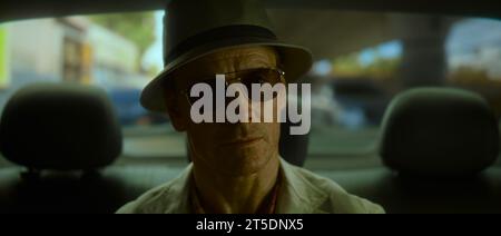 DATE DE SORTIE : 10 novembre 2023. TITRE : le tueur. STUDIO : Paramount Pictures. RÉALISATEUR : David Fincher. INTRIGUE : après un quasi-échec fatidique, un assassin affronte ses employeurs, et lui-même, dans une chasse à l'homme internationale qu'il insiste n'est pas personnel. AVEC MICHAEL FASSBENDER dans le rôle du tueur. (Image de crédit : © Paramount Pictures/Entertainment Pictures/ZUMAPRESS.com) USAGE ÉDITORIAL SEULEMENT! Non destiné à UN USAGE commercial ! Banque D'Images