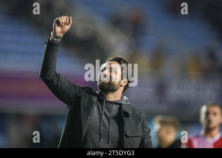 Londres, Royaume-Uni. 04 novembre 2023. Russell Martin, Manager de Southampton, célèbre sa victoire lors du match du championnat Millwall FC vs Southampton FC SKY BET EFL au Den, Londres, Angleterre, Royaume-Uni, le 4 novembre 2023 Credit : Every second Media/Alamy Live News Banque D'Images