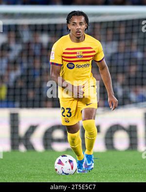 San Sebastian, Espagne. 04 novembre 2023. Jules Kounde du FC Barcelone lors du match de la Liga EA Sports entre la Real Sociedad et le FC Barcelone a joué au Reale Arena Stadium le 04 novembre 2023 à San Sebastian, Espagne. (Photo de Cesar Ortiz/PRESSINPHOTO) crédit : PRESSINPHOTO SPORTS AGENCY/Alamy Live News Banque D'Images