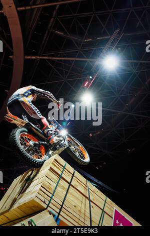 Madrid Arena, Madrid, Espagne. 04 novembre 2023. Championnat du monde FIM X-Trial. Toni Bou (Spa). Crédit : EnriquePSans/Alamy Live News Banque D'Images