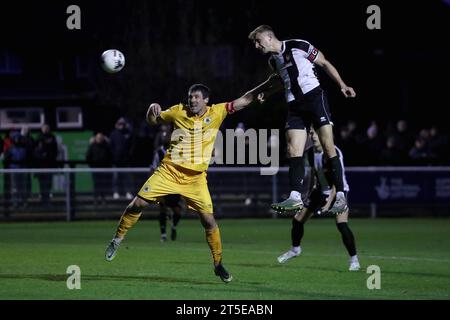 Glen Taylor de Spennymoor Town se dirige vers le but lors du match nord de la Ligue nationale de Vanarama entre Spennymoor Town et Boston United au Brewery Field, Spennymoor le samedi 4 novembre 2023. (Photo : Mark Fletcher | MI News) crédit : MI News & Sport / Alamy Live News Banque D'Images