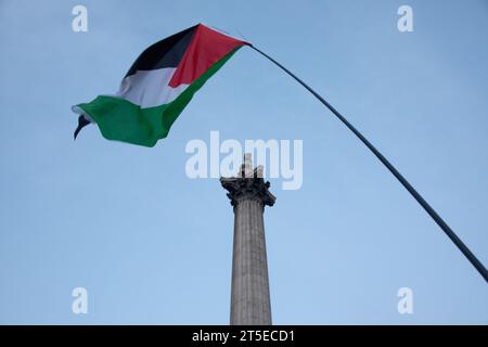 Londres, Royaume-Uni. 4 novembre 2023. Des milliers de personnes se sont rassemblées à Trafalgar Square pour réclamer un cessez-le-feu à Gaza après la dernière flambée de violence entre le Hamas et Israël. Crédit : Kiki Streitberger/Alamy Live News Banque D'Images