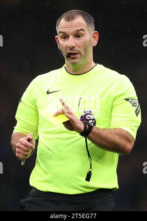 Goodison Park, Liverpool, Royaume-Uni. 4 novembre 2023. Premier League football, Everton contre Brighton et Hove Albion ; arbitre Tim Robinson crédit : action plus Sports/Alamy Live News Banque D'Images