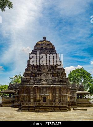 06 06 2015 Vintage Siddhesvara Temple, construit à la fin du 11e siècle de notre ère avec l'art Chalukya occidental, Haveri, Karnataka, Inde Asie. Banque D'Images