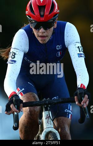 Pontchateau, France. 05 novembre 2023. La française Celia Gery photographiée en action lors de la course féminine junior aux Championnats d'Europe de cyclocross, dimanche 05 novembre 2023, à Pontchateau, France. BELGA PHOTO DAVID PINTENS crédit : Belga News Agency/Alamy Live News Banque D'Images