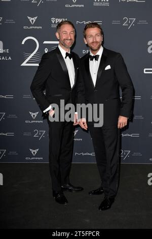 Daniel Boschmann und Christian Dueren BEI der Ankunft Operngala zugunsten der Deutschen AIDS-Stiftungin Berlin 04.11. 2023 *** Daniel Boschmann et Christian Dueren au gala de l'opéra d'arrivée au profit de la Fondation allemande pour le SIDA à Berlin 04 11 2023 Credit : Imago/Alamy Live News Banque D'Images