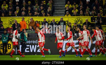 Dortmund, Allemagne. 04 novembre 2023. Torjubel : Dayot Upamecano (Muenchen), Leroy Sane (Muenchen), Kingsley Coman (Muenchen), Konrad Laimer (Muenchen), N. Banque D'Images