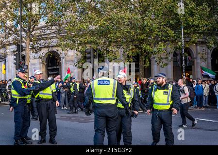 Manifestation pro-palestinienne à Trafalgar Square, Londres le 04/11/2023, Angleterre, Royaume-Uni Banque D'Images