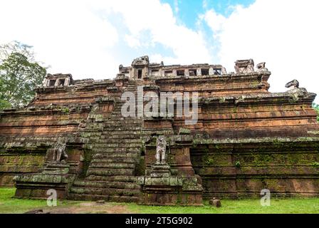 Extérieur du temple de Baphuon, Angkor, Cambodge, Asie Banque D'Images