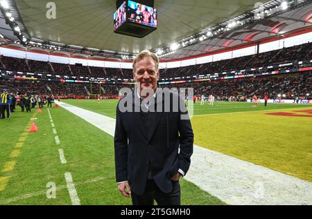 Francfort, Allemagne. 05 novembre 2023. , 05 novembre 2023, Hesse, Francfort-sur-le-main : football américain : ligue professionnelle de la NFL, Kansas City Chiefs - Dolphins de Miami, tour principal, matchs de tour principal, journée 9, au Deutsche Bank Park. Le commissaire de la NFL Roger Goodell se tient dans le stade avant le match. Photo : Arne Dedert/dpa crédit : dpa Picture alliance/Alamy Live News Banque D'Images