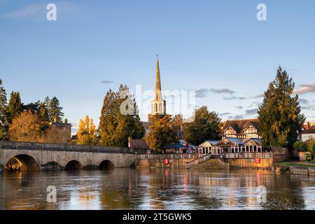 Wallingford à l'automne au lever du soleil. Oxfordshire, Angleterre Banque D'Images