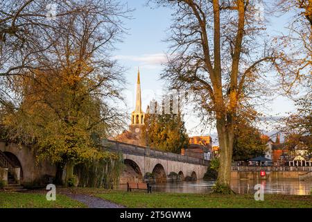 Wallingford à l'automne au lever du soleil. Oxfordshire, Angleterre Banque D'Images