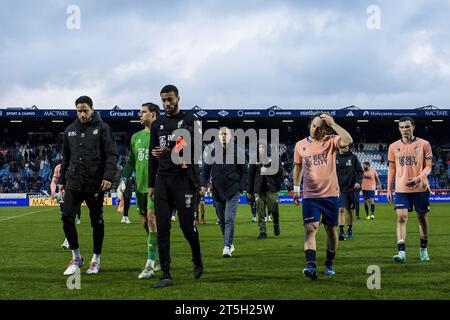 ZWOLLE - déception parmi les joueurs de Fortuna Sittard après avoir perdu lors du match néerlandais d'Eredivisie entre PEC Zwolle et Fortuna Sittard au stade MAC3Park le 5 novembre 2023 à Zwolle, aux pays-Bas. LASER ANP COR Banque D'Images