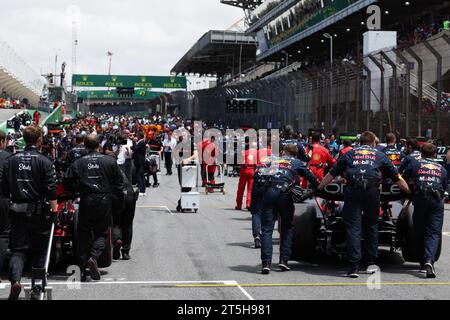 Sao Paulo, Brésil. 05 novembre 2023. Atmosphère de grille. Championnat du monde de Formule 1, Rd 21, Grand Prix du Brésil, dimanche 5 novembre 2023. Sao Paulo, Brésil. Crédit : James Moy/Alamy Live News Banque D'Images