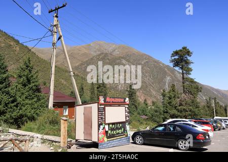 Août 19 2023 - Parc national d'Ala Archa, Kirghizistan en Asie centrale : Alplager dans le Parc national d'Ala Archa Banque D'Images