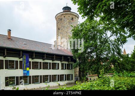 La finition Isny (Appretur) avec muraille médiévale intégrée, Isny im Allgäu, Bade-Württemberg, Allemagne. Banque D'Images