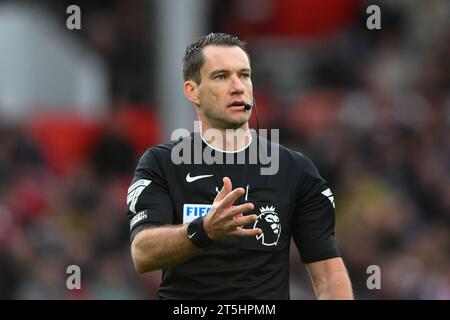 Nottingham le dimanche 5 novembre 2023. Arbitre, Jarred Gillett lors du match de Premier League entre Nottingham Forest et Aston Villa au City Ground, Nottingham le dimanche 5 novembre 2023. (Photo : Jon Hobley | MI News) crédit : MI News & Sport / Alamy Live News Banque D'Images