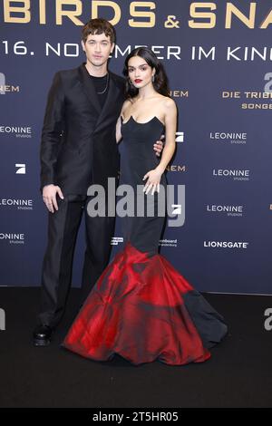 Tom Blyth und Rachel Zegler BEI der Premiere von 'Die Tribute von Panem - The Ballad of Songbirds & Snakes“ am 5.11.2023 à Berlin Banque D'Images