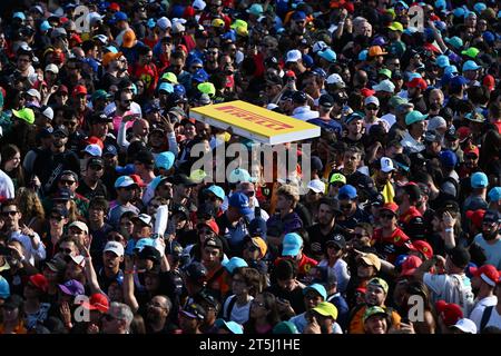 Sao Paulo, Brésil. 05 novembre 2023. Ambiance du circuit - fans sur le podium. 05.11.2023. Formula 1 World Championship, Rd 21, Brazilian Grand Prix, Sao Paulo, Brésil, jour de la course. Le crédit photo doit se lire : XPB/Press Association Images. Crédit : XPB Images Ltd/Alamy Live News Banque D'Images