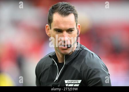 Nottingham le dimanche 5 novembre 2023. Arbitre, Jarred Gillett lors du match de Premier League entre Nottingham Forest et Aston Villa au City Ground, Nottingham le dimanche 5 novembre 2023. (Photo : Jon Hobley | MI News) crédit : MI News & Sport / Alamy Live News Banque D'Images